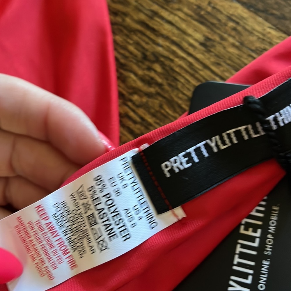 Prettylittlething ring detail bralet top - Picture 4 of 11